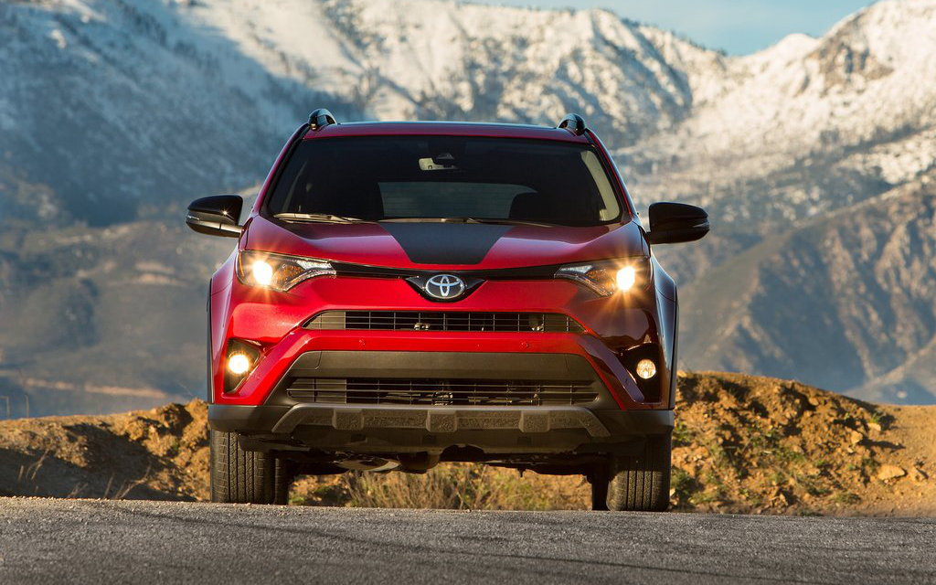Comparison Toyota RAV4 XLE 2018 vs Lexus NX 300 F SPORT 2018 SUV Drive Comparison Toyota RAV4 XLE 2018 vs Lexus NX 300 F SPORT 2018 SUV Drive